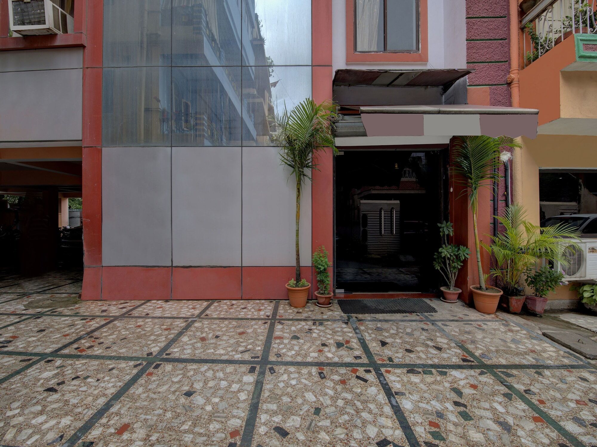 Oyo 4275 Hotel Sunraj Residency رانشي المظهر الخارجي الصورة